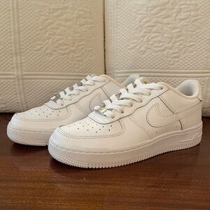 Nike Air Force 1 Leather Sneaker White/White Size 4.5Y/6W Athletic Shoes